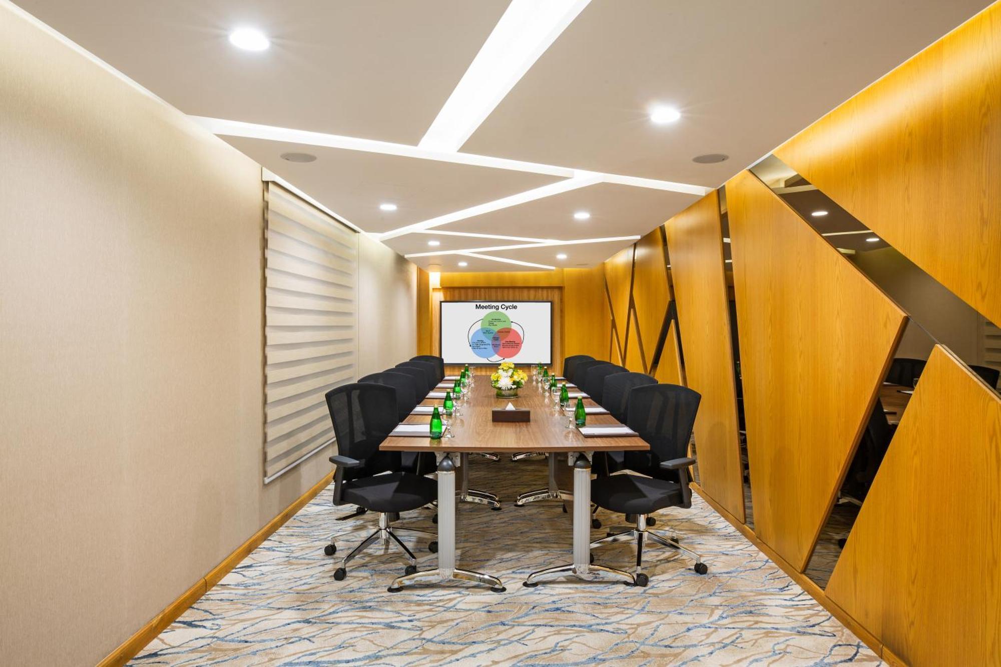 Royal Continental Suites Business Bay Dubai Exterior photo Meeting room at the hotel