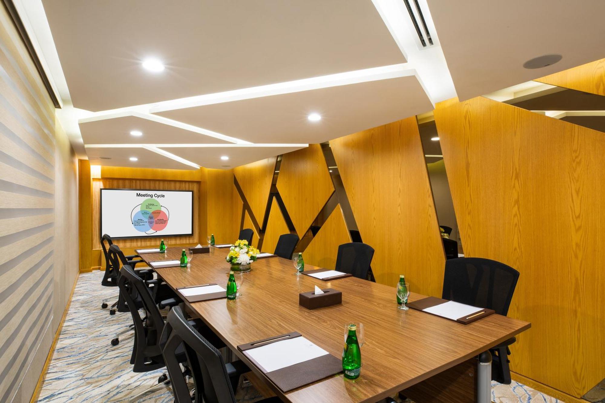 Royal Continental Suites Business Bay Dubai Exterior photo Meeting room at the hotel